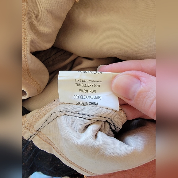 Elegant Gold Sequin Gown - Angel Biba - Size US 2 - Picture 13 of 13